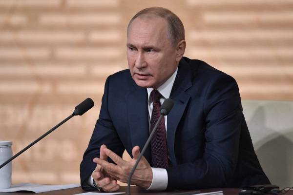 Петербургский ветеран предложил Путину снять ограничения на президентский срок