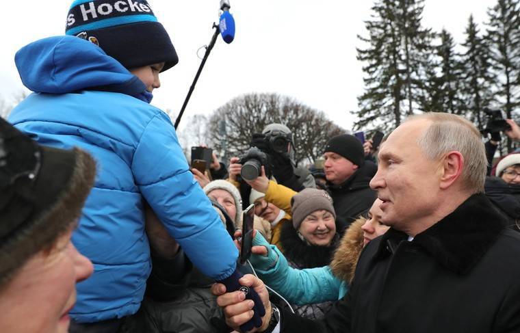 Путин встретился с жителями Петербурга