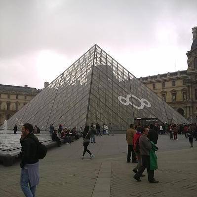 Лувр возобновил работу в Париже в обычном режиме