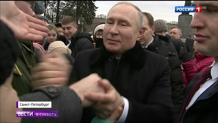 Помощь ветеранам и защита истории: президент встретился с петербуржцами