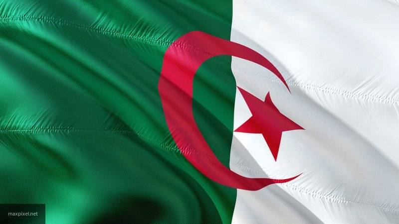 Глава Алжира направляется в Берлин для участия в конференции по Ливии