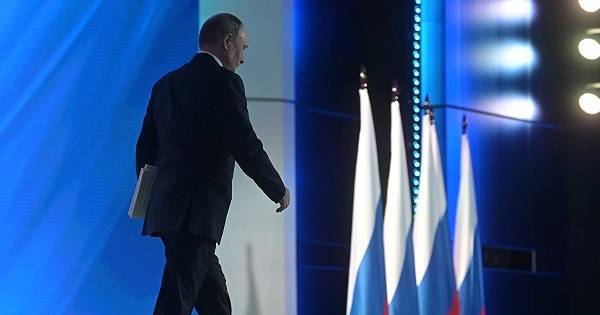 «Транзит власти» в России: реакция Запада и «подводные камни» Конституции