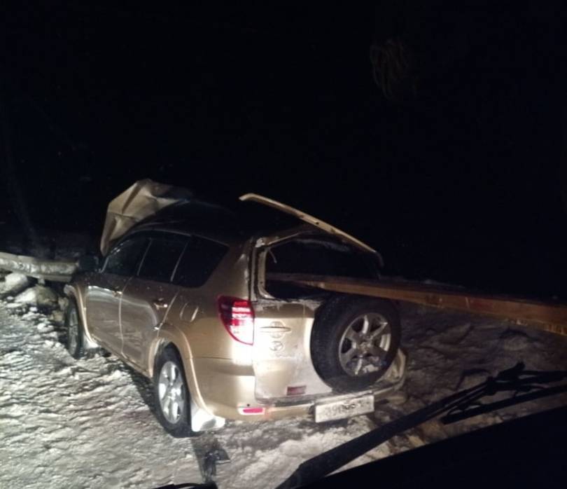 «Ужас из «Пункта назначения»: отбойник насквозь пробил автомобиль на кузбасской трассе