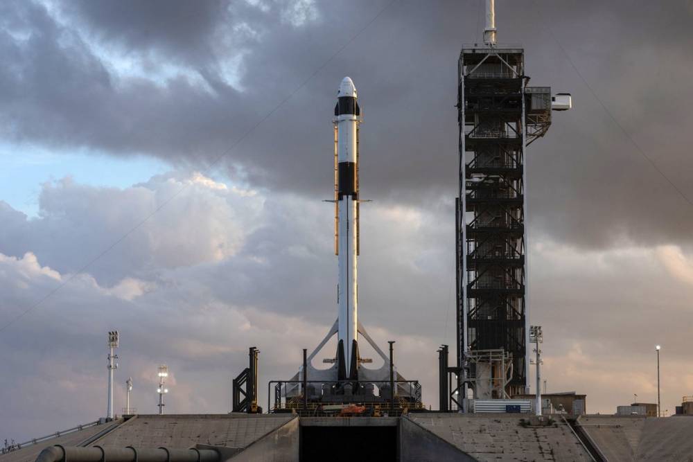 Американская ракета Falcon 9 стартовала с кораблем Crew Dragon