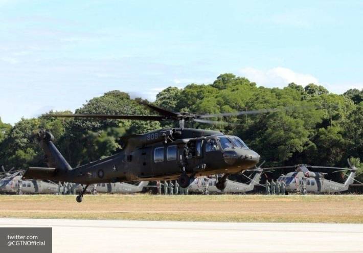 Вертолет минобороны Тайваня с 13 военачальниками на борту совершил экстренную посадку