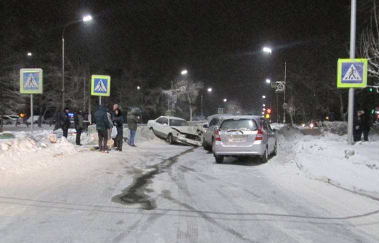 Пять женщин пострадали с ДТП с тремя автомобилями под Иркутском