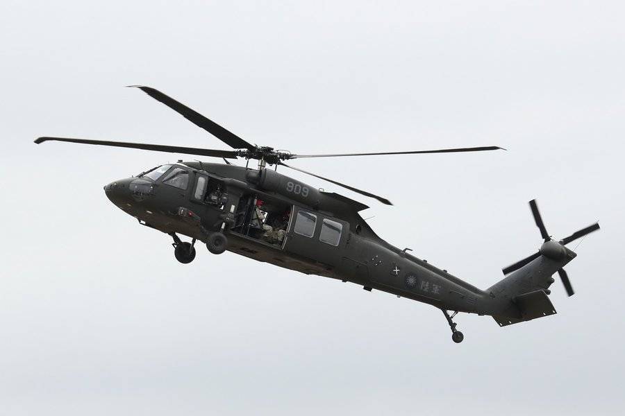 Восемь человек погибли после аварийной посадки вертолета в Тайване