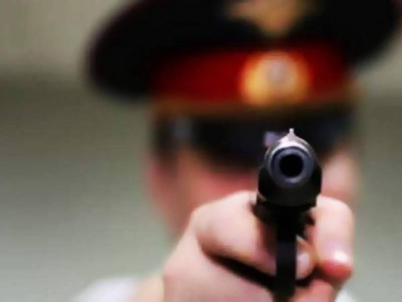 На Урале полицейский застрелил избившего жену россиянина