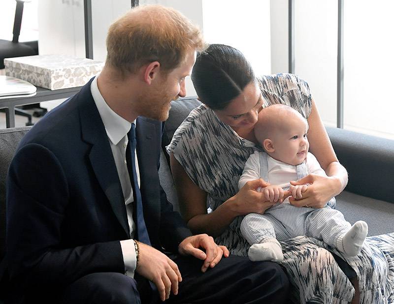 В Сети появилось трогательное фото сына Меган Маркл и принца Гарри в шапке с помпонами