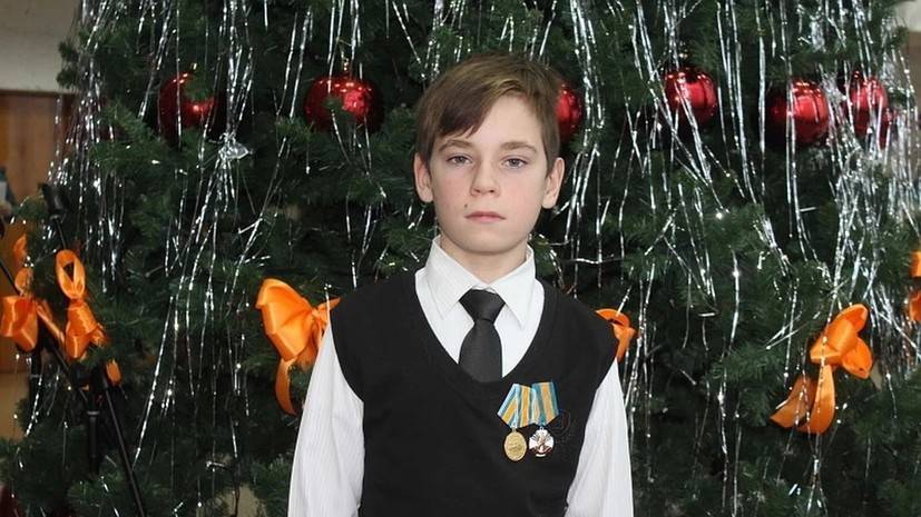 Школьника из Томской области наградили за спасение пятилетней племянницы