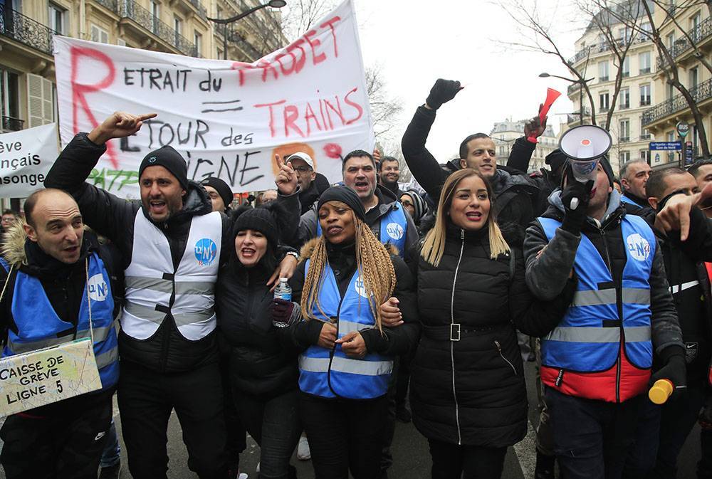 Во Франции забастовка работников железнодорожного транспорта стала самой продолжительной за 50 лет