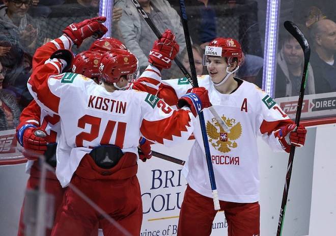 Сборная России по хоккею уверенно победила Швейцарию в полуфинале МЧМ