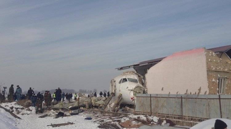 Видео с крушением пассажирского самолета из Алма-Аты в Нур-Султан появилось в сети