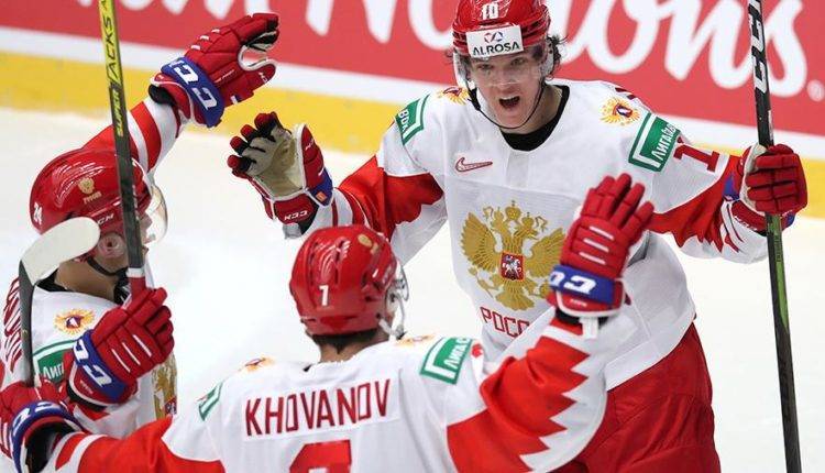 Российские хоккеисты вышли в полуфинал молодежного чемпионата мира