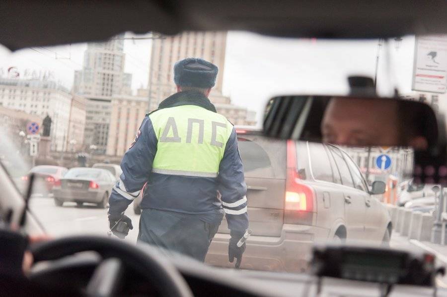 Поправки в ПДД о проверках на дороге вступили в силу в России