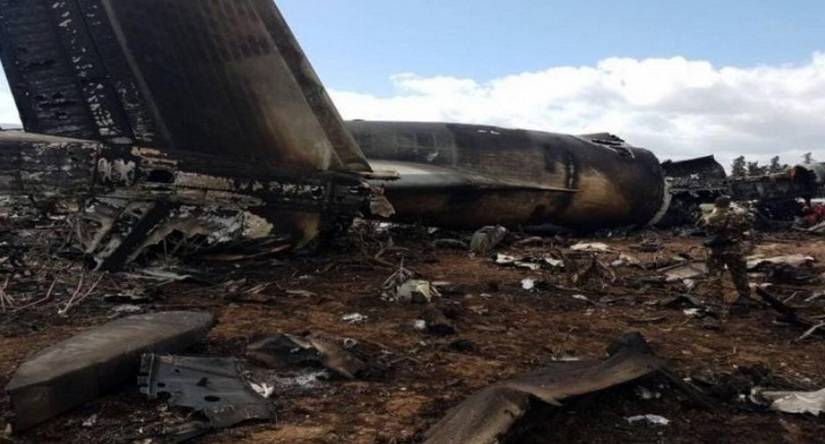 Власти Судана сообщили о гибели одиннадцати человек при крушении самолета - vm.ru - Судан