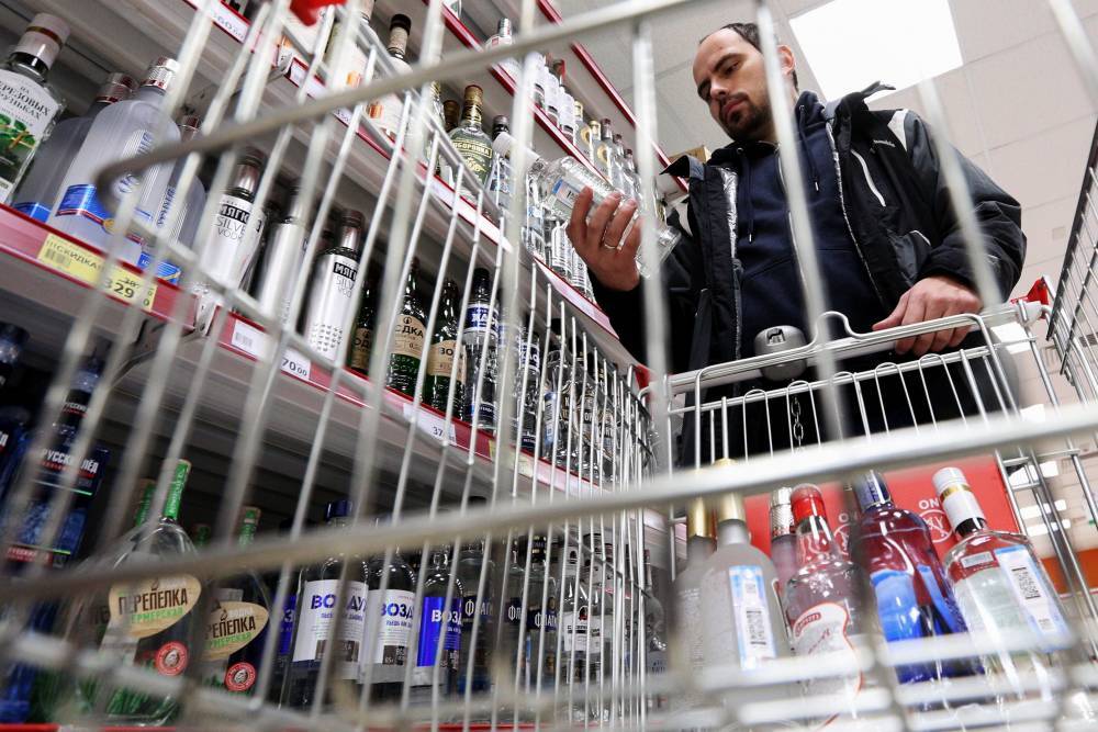 Надпись о вреде алкоголя на бутылках увеличится в несколько раз - vm.ru
