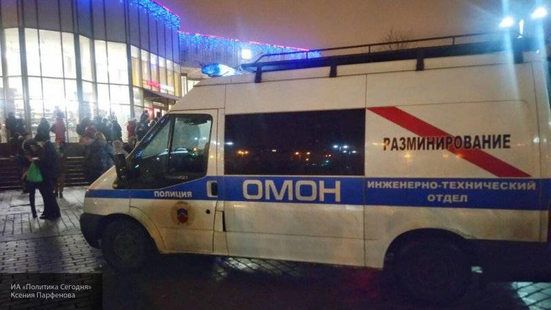 Станции метро, "Магниты" и "Пятерочки" проверяют в Москве после угроз о "минировании"