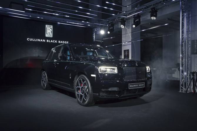 Rolls-Royce Cullinan получил в России новую спецверсию Black Badge