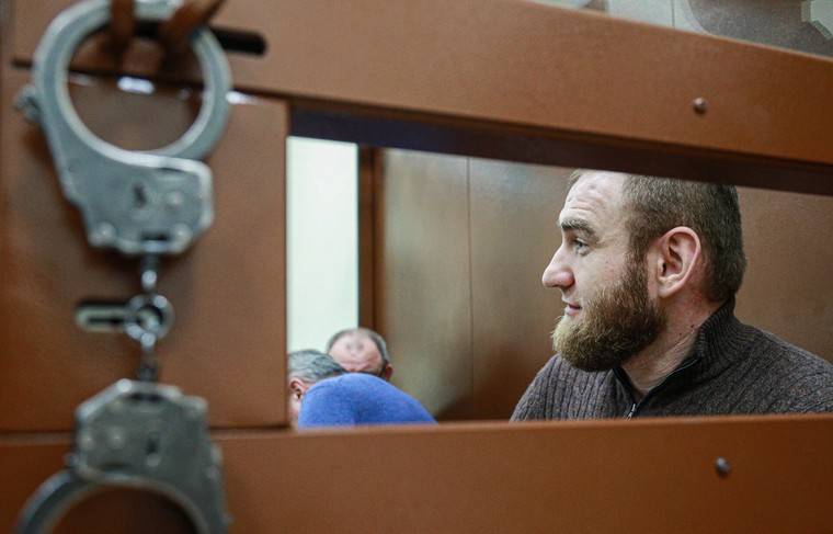 Экс-сенатор Арашуков останется под арестом до конца января