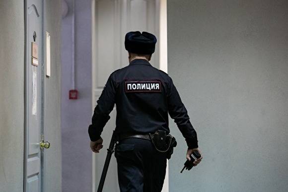 Подозреваемого в налете на ювелирный салон в Березовском отправили под домашний арест