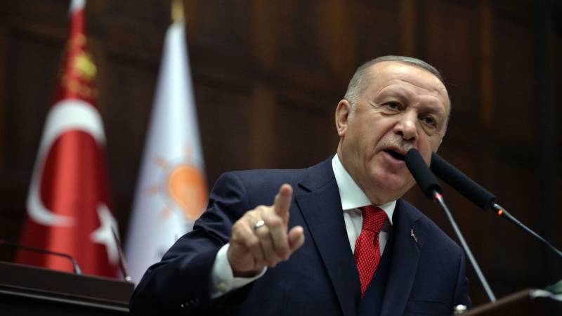 Эрдоган заявил, что поддерживает главу ПНС Сарраджа и не будет вести диалог с Хафтаром