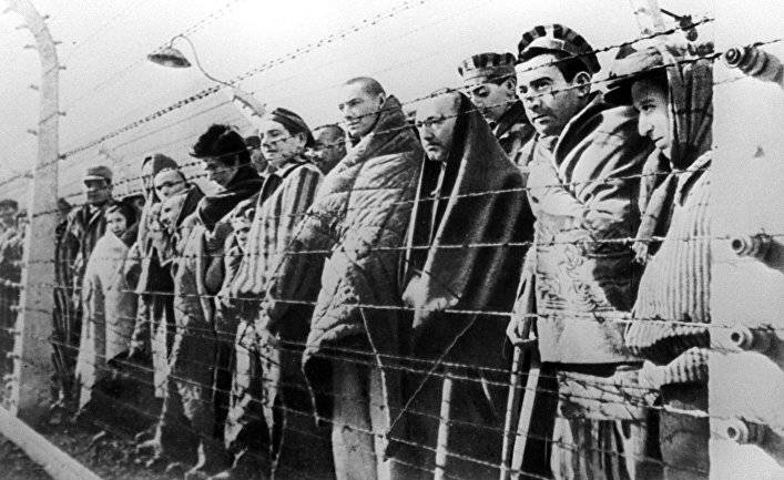 Споры о Холокосте: Владимир Путин пытается оправдать российскую историю (The Times)