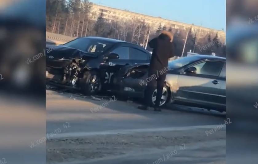 В ГИБДД рассказали подробности аварии с автомобилем такси в Кемерове