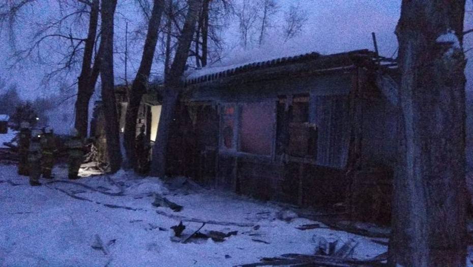 В Томской области в сгоревшем деревянном доме погибли девять человек
