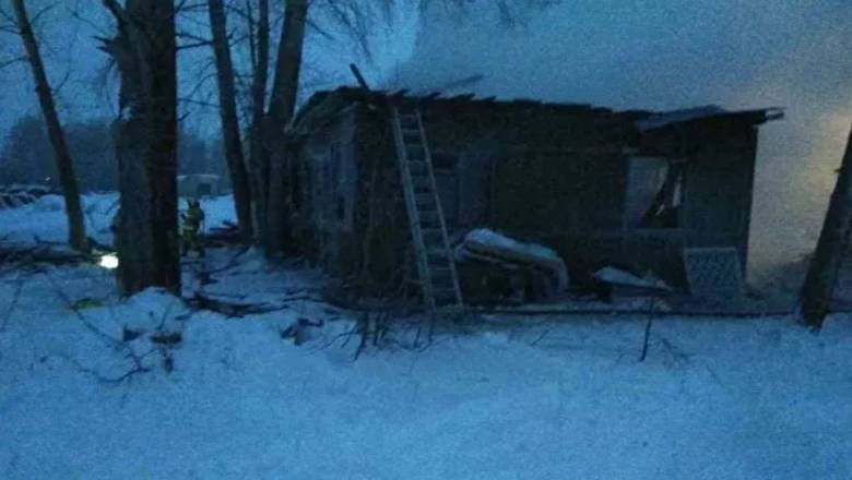 Десять человек погибли при пожаре в Томской области