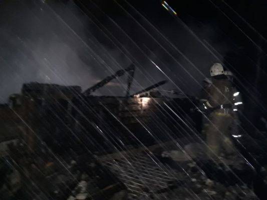 Предположительно иностранцы: 11 человек погибли в пожаре в Томской области