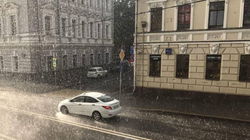 Аномально теплая погода ожидается во вторник в Москве