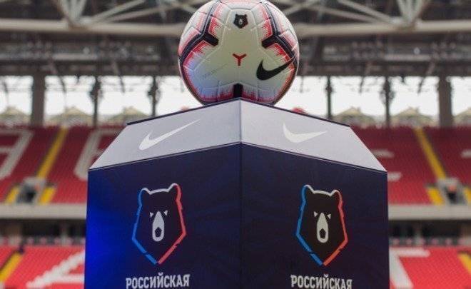 В России могут обязать клубы РПЛ и ФНЛ платить взносы за регистрацию игроков