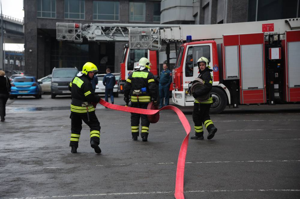 Сто человек эвакуировали из детской поликлиники Москвы из-за пожара