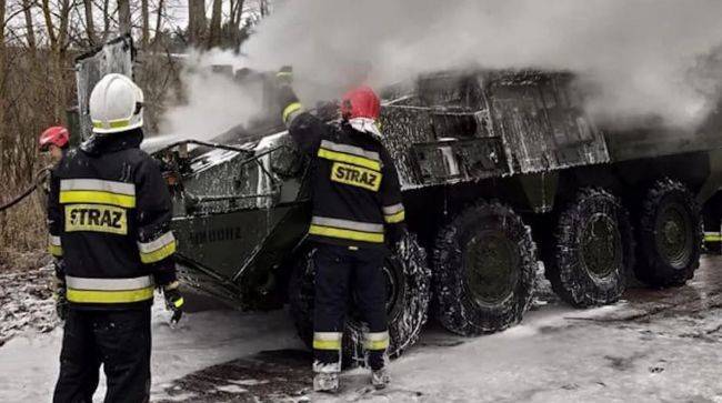 В Польше во время учений НАТО загорелся бронеавтомобиль ВС США