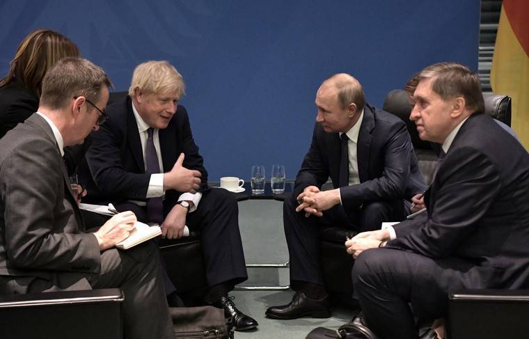 Песков рассказал об обстоятельствах встречи Путина и Джонсона в Берлине