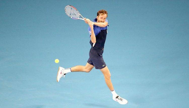 Российский теннисист Медведев вышел во второй раунд Australian Open