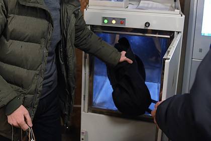 Россиянин попал под арест за отказ положить сумку в рентген-аппарат в метро