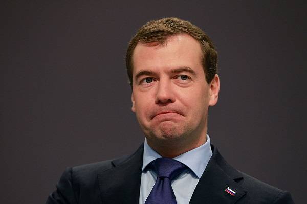 Медведев пожелал новому правительству эффективного решения задач