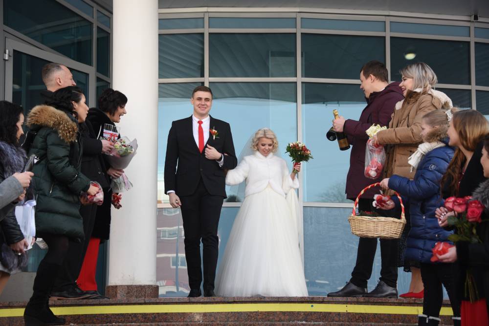 Около двух тысяч человек в Москве сыграют свадьбы в красивые даты февраля