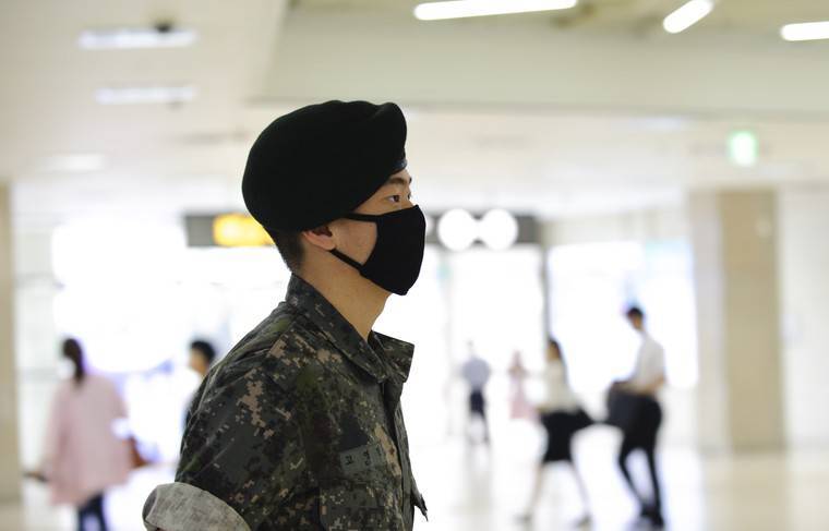 В Южной Корее отстранили от службы первого в стране солдата-трансгендера