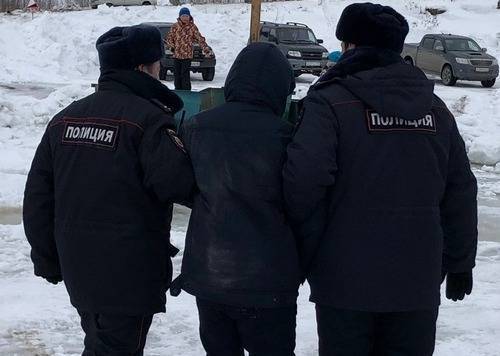 В Тазовском районе арестовали пьяного водителя снегохода