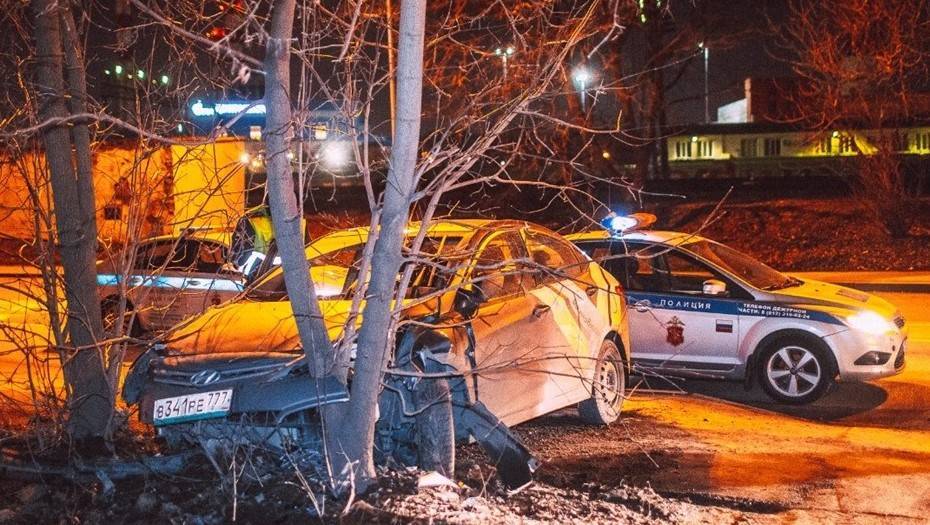 В Петербурге полицейские с погоней задержали водителя каршеринга, сбившего девушку