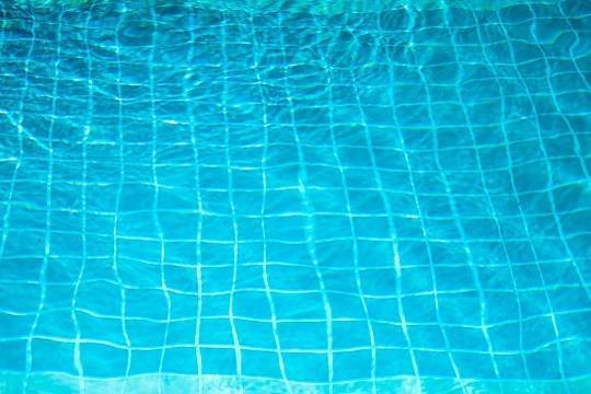 Названа причина запрета для женщин посещений российского бассейна