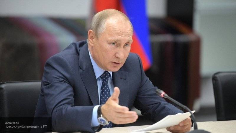 Путин заявил, что на поддержку семей потратят более триллиона рублей