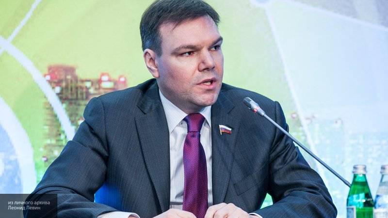 Госдума досрочно прекратила полномочия депутата-справедливоросса Левина