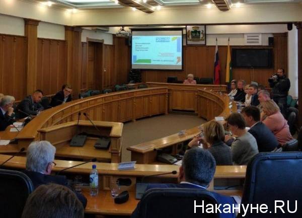 Политические баталии: прокуратура Екатеринбурга отсрочила на месяц отчет Высокинского после дискуссии мэрии и депутатов
