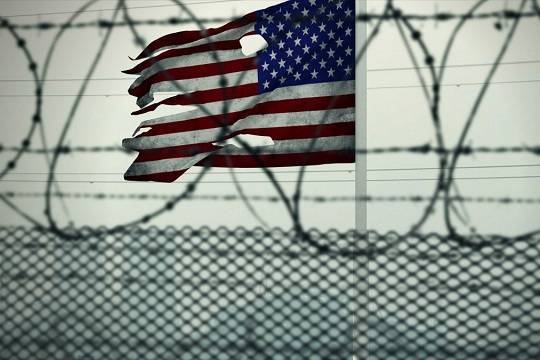 Психолог рассказал о применявшихся к террористам пытках в Гуантанамо