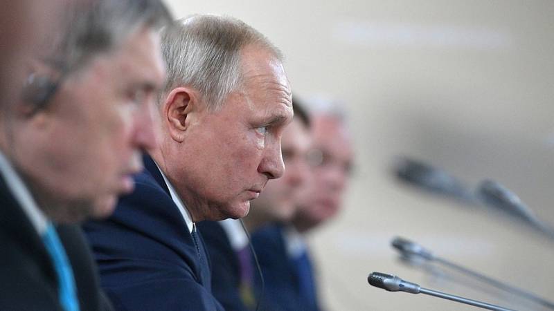 Путин пошутил об улучшении рождаемости в России