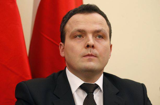 Увольняется глава польской спецслужбы, оконфузившийся с «русским шпионом»
